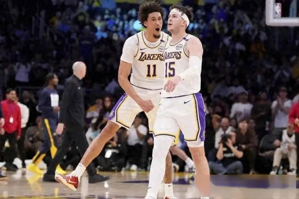 爱游戏亚洲官网-湖人全队发挥低迷遭遇失利,主帅声援球员表现