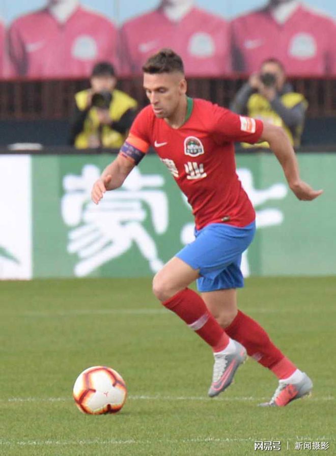 广州富力再胜河南建业，主场连胜气息弥漫的简单介绍