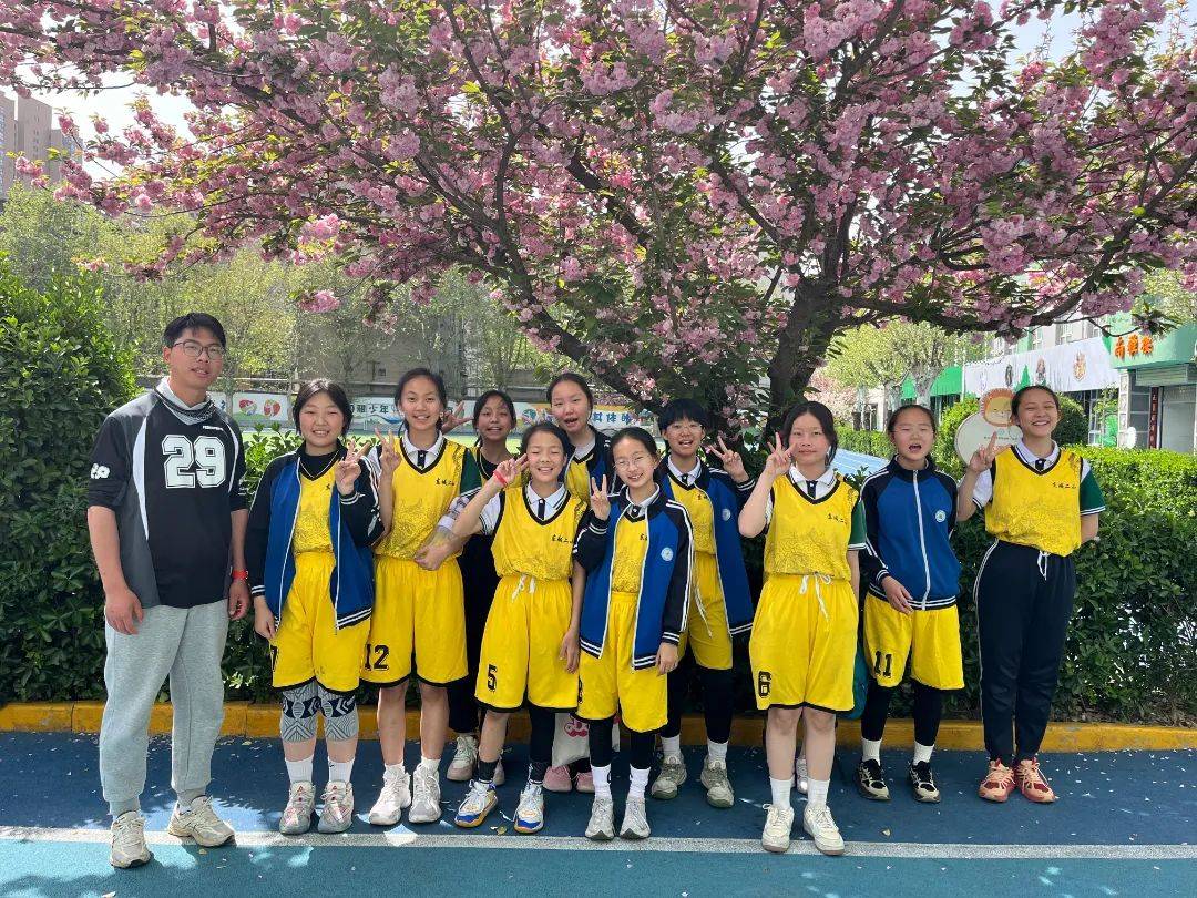 爱游戏在线-选手获得冠军喜获观众欢呼!