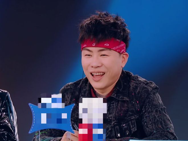 人群酷爱雄鹿中锋的表现,称其实力超群的简单介绍 人群酷爱雄鹿中锋的表现,称其实力超群的简单介绍