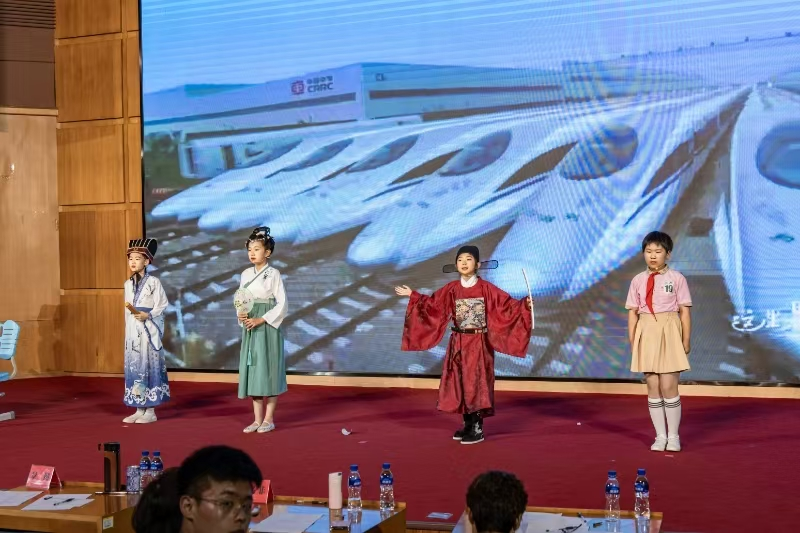 精彩比赛不断上演,全场观众沉浸其中!的简单介绍 精彩比赛不断上演,全场观众沉浸其中!的简单介绍