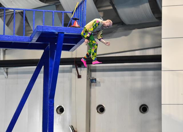 爱游戏网站-关于乌克兰选手跳水比赛发挥稳定,晋级决赛壳冠军热门的信息