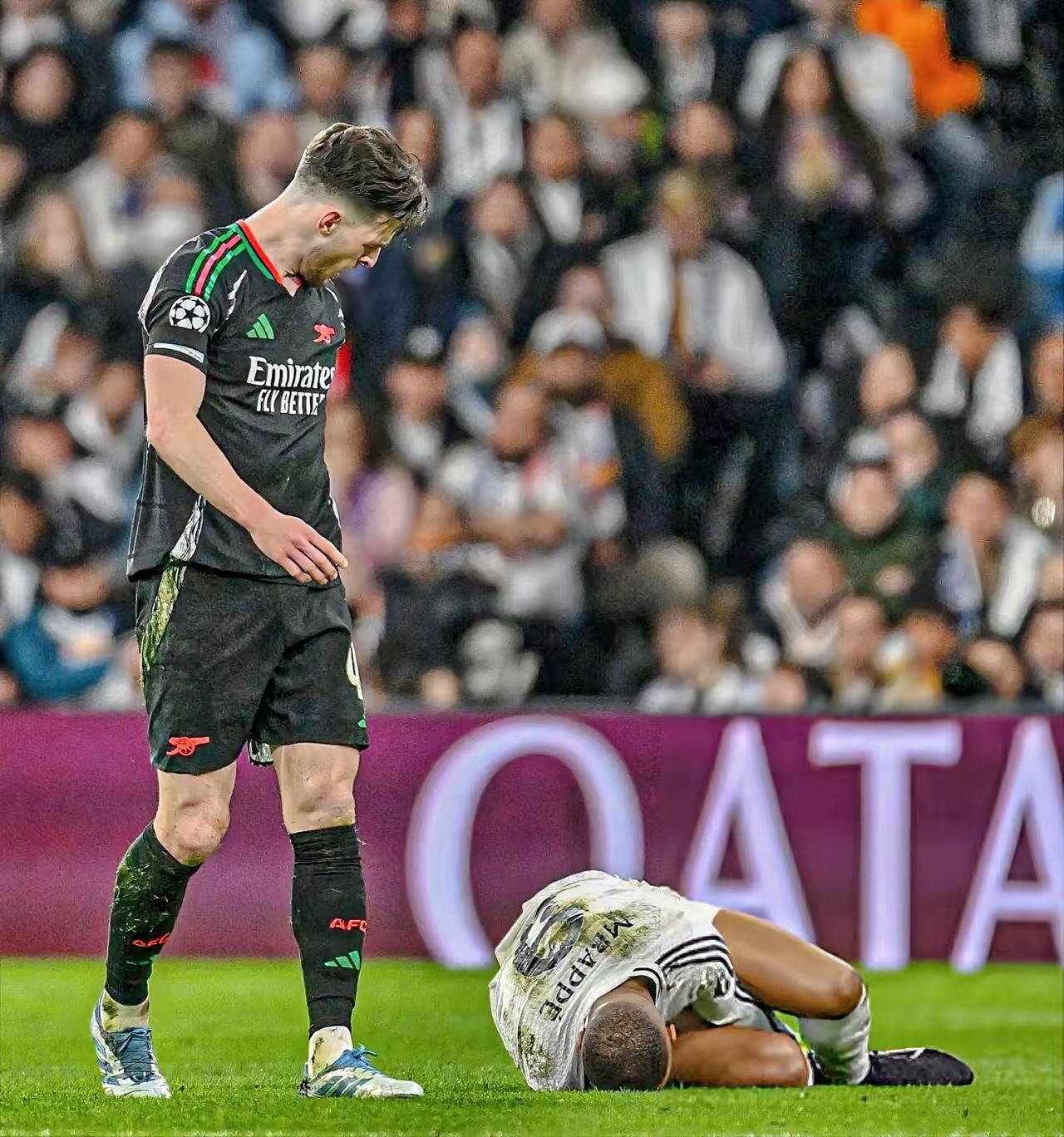 爱游戏链接-包含“救世主”奥巴梅扬!阿森纳锋霸连场破门砍下欧冠资格的词条