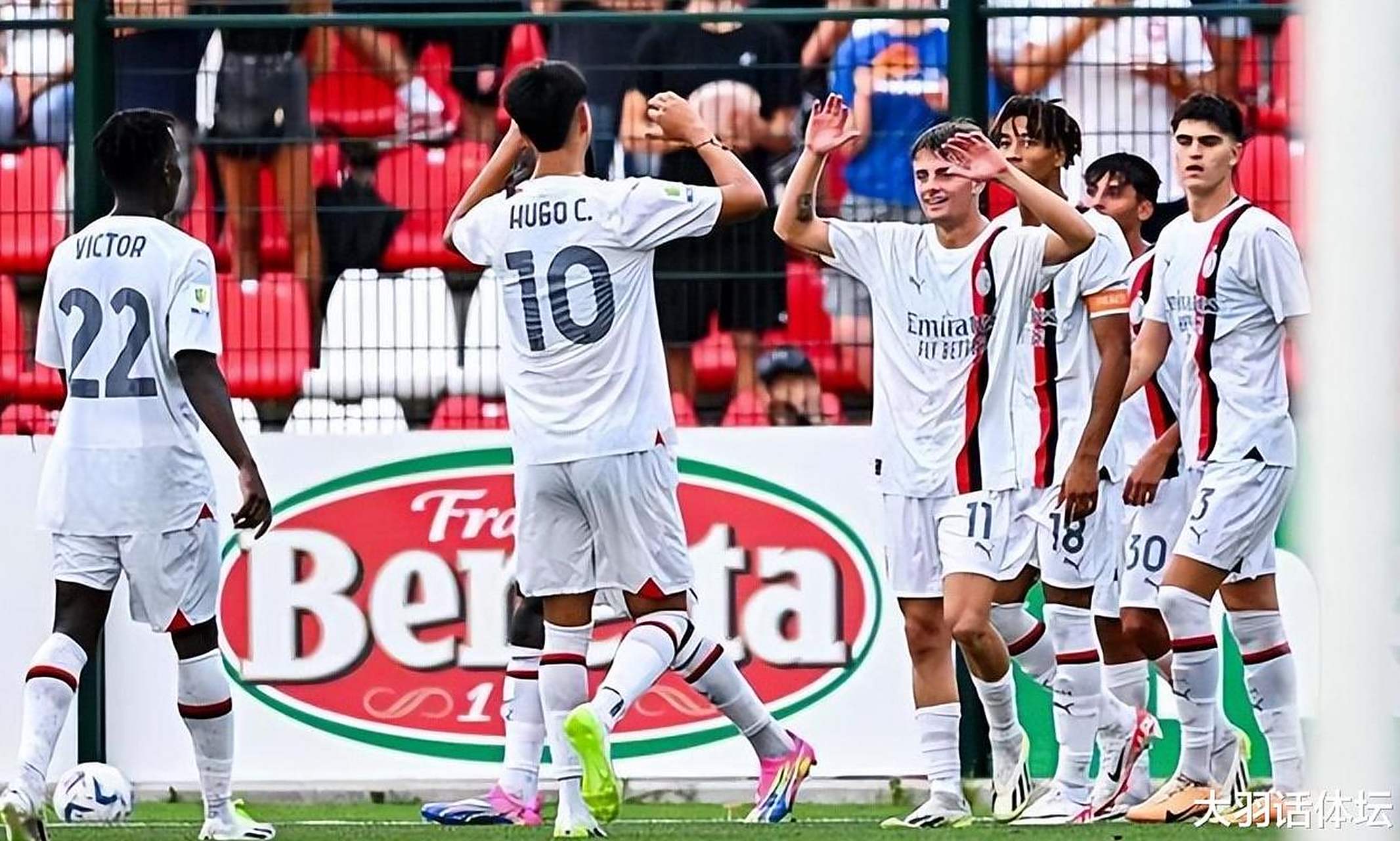 爱游戏培训-AC米兰备战新赛季,球队发布赛程安排,备战计划一览无遗