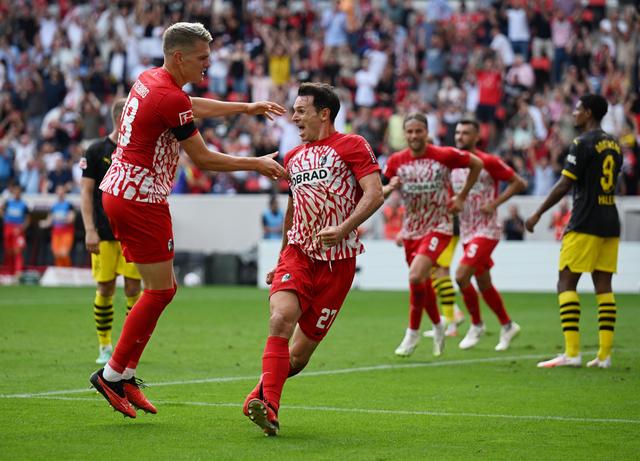 弗赖堡主场战胜对手，全队发挥出色