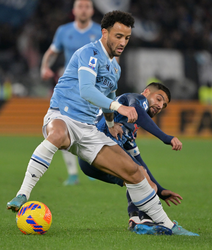 关于那不勒斯客场逼平拉齐奥，难分胜负的信息