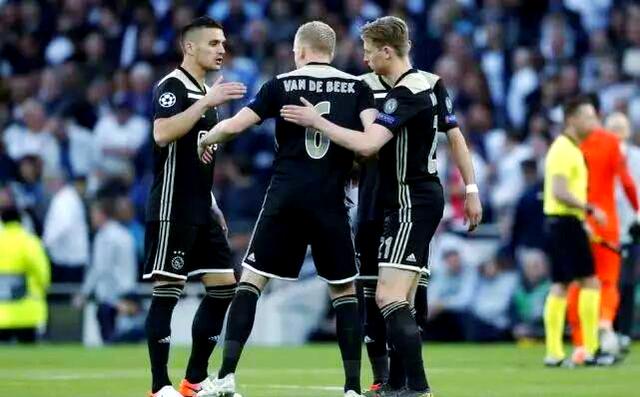 爱游戏竞技-阿贾克斯表现抢眼，引发对欧冠冠军之争